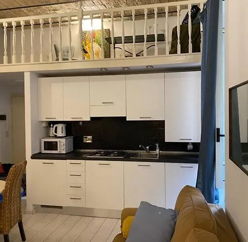 Paola Colosseum Iii Appartement *